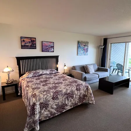 Shorewater Resort Qualicum Beach Exterior photo