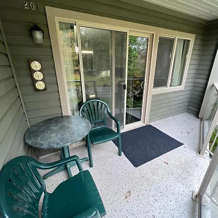 Shorewater Resort Qualicum Beach Exterior photo